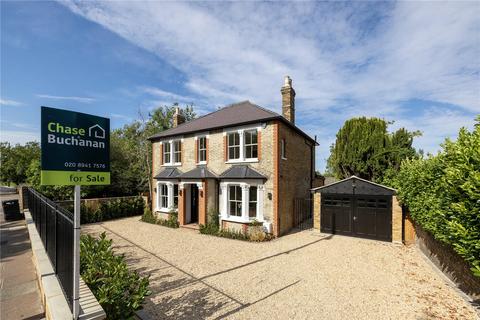 5 bed property, in High Street, £1,950,000