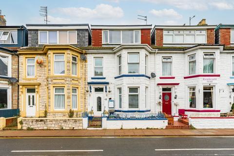 6 bed property, in Trafalgar Road, £220,000
