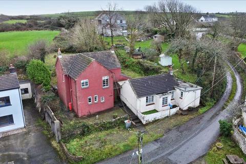 4 bed property, in The Farmhouse & The Anchorage, £395,000