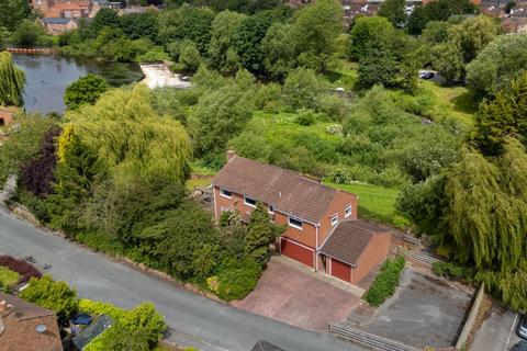 4 bed property, in Mill Lane, £650,000