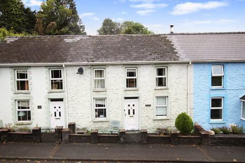 3 bed property, in Irfon Crescent, £140,000