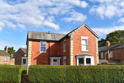 4 bed property, in Mowbray House, £525,000