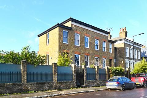 4 bed property, in Terrace Road, £1,400,000