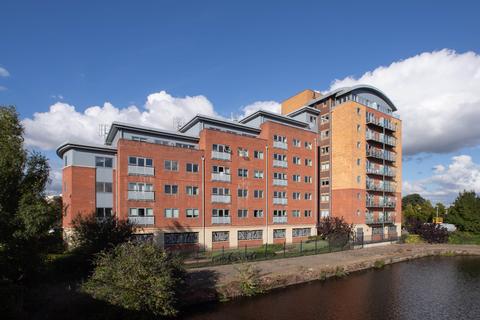 2 bed property, in Waterside Way, £98,980