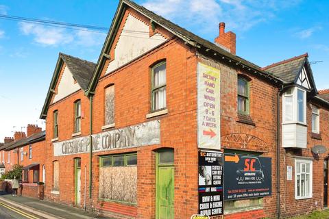 3 bed property, in High Street, £165,000