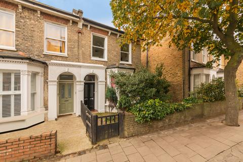 1 bed property, in Melbourne Grove, £475,000