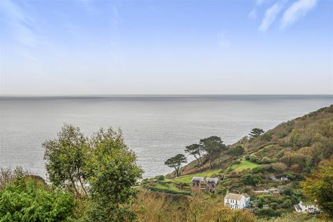 2 bed property, in Talland Hill, £300,000