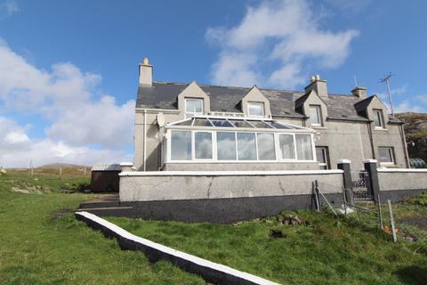 4 bed property, in Laggandoin HS4, £175,000