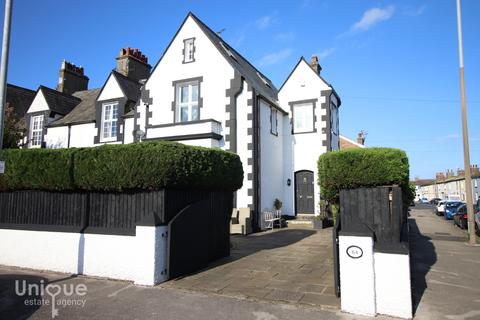 4 bed property, in Adelaide Street, £269,000