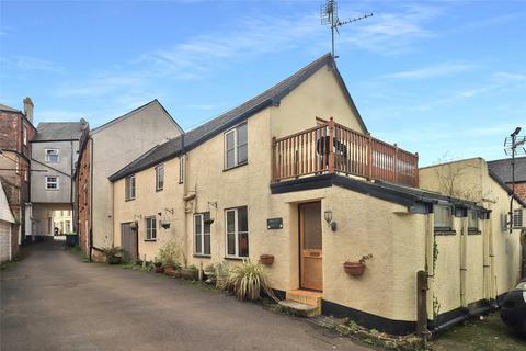 3 bed property, in North Street, £150,000