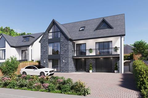 5 bed property, in The Beeches, £79,995