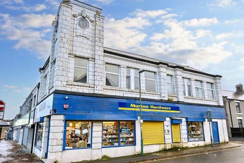 2 bed property, in Woods Terrace, £60,000