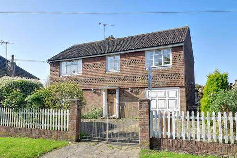 4 bed property, in Maytham Road, £450,000