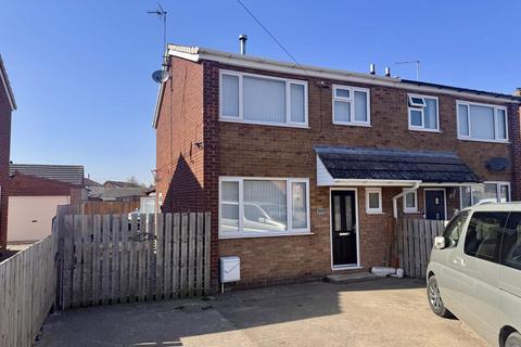 3 bed property, in Hawling Road, £239,950