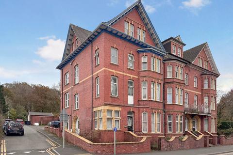 1 bed property, in Temple Street, £45,000