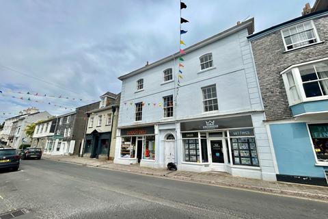 3 bed property, in Fore Street, £220,000