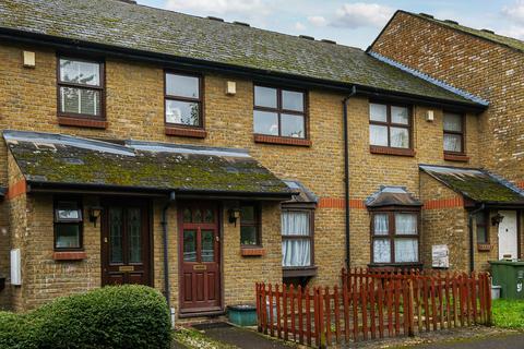 3 bed property, in Crofton Gate Way, £625,000