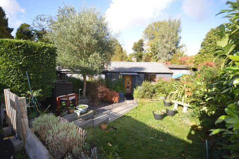 2 bed property, in Taggs Island, £485,000