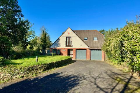 5 bed property, in Bodieve, £699,950