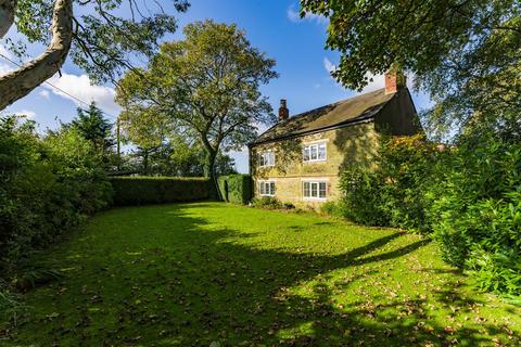 3 bed property, in Green Lane, £650,000