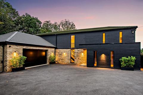 5 bed property, in Common End Lane, £1,200,000