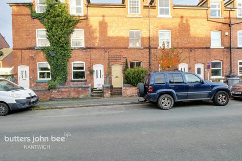 2 bed property, in Old Chester Road, £170,000