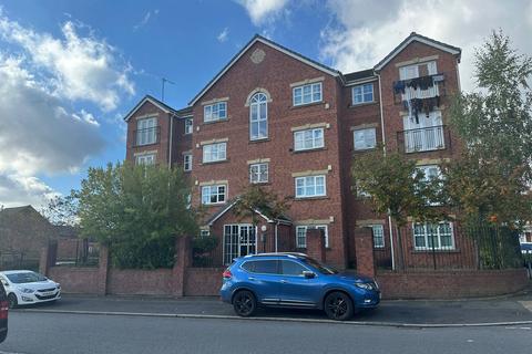 2 bed property, in Waterloo Road, £140,000