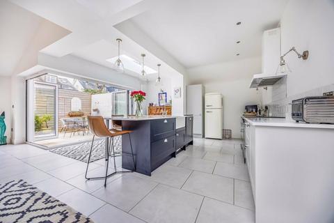 4 bed property, in Brading Avenue, £729,995