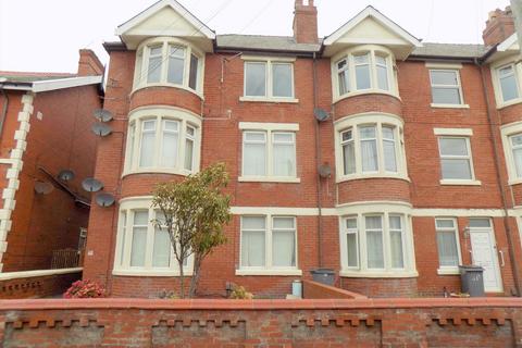 2 bed property, in Burlington Road, £80,000