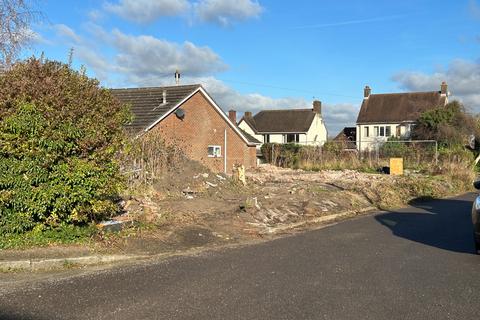 Land, in 48 Newbold Back Lane, £100,000