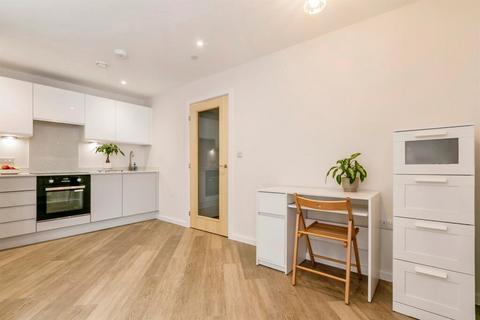 1 bed property, in Wimborne Road, £147,500