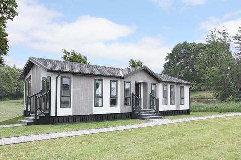 2 bed property, in The Grove, £309,950