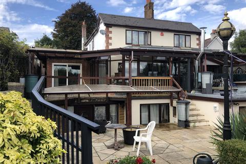 16 bed property, in Kings Road, £1,300,000