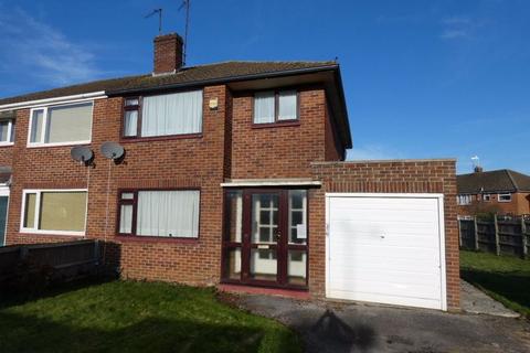 3 bed property, in Lilliesfield Avenue, £400,000