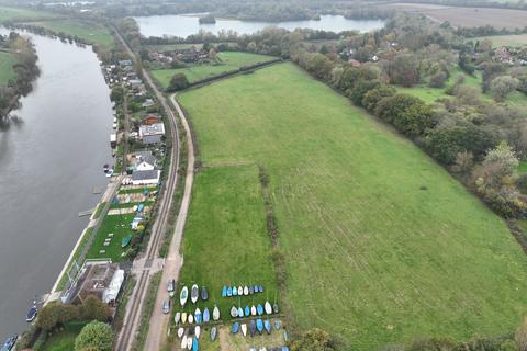 Land, in Coldmoorholme Lane, £8,000