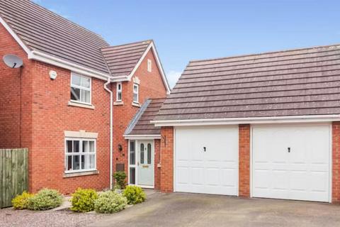 5 bed property, in Harby Close, £490,000