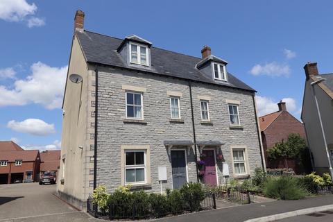 3 bed property, in 42 Clarks Meadow, £200,000