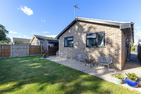 3 bed property, in Barons Close, £315,000