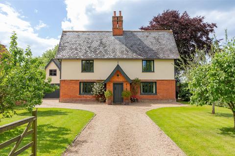 5 bed property, in Harleston IP20, £775,000