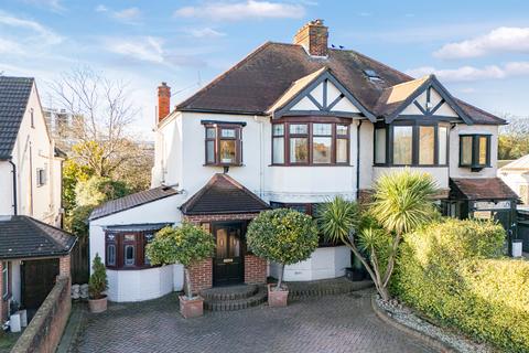 3 bed property, in Romford Road, £725,000
