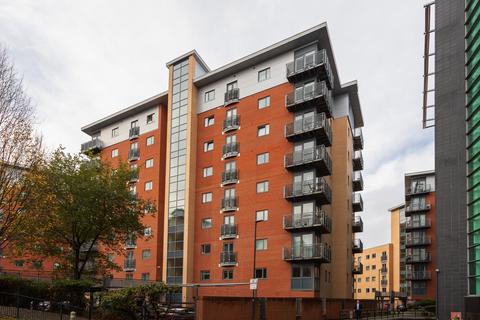 1 bed property, in City Walk, £132,300