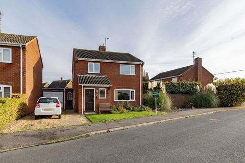 4 bed property, in A Property of Endless Potential in Hunstanton, £300,000