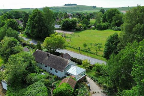 4 bed property, in Easton Royal, £490,000