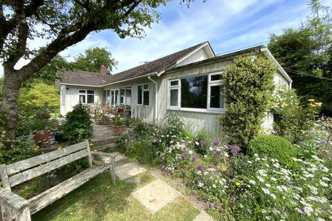4 bed property, in Easton Royal, £490,000