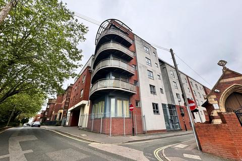 2 bed property, in Arthur Place, £135,000
