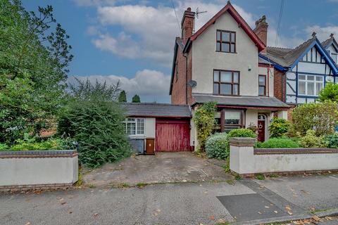 5 bed property, in The Crescent, £400,000