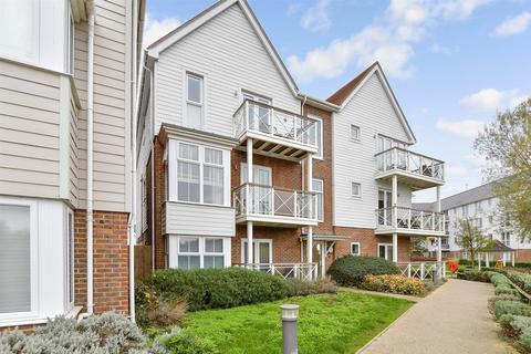 2 bed property, in Twelve Acres Road, £260,000