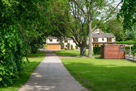 7 bed property, in Bell Ground House and Cottage, £1,250,000