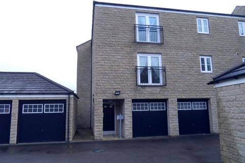 2 bed property, in Rotary Close, £75,000