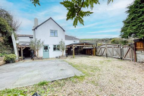 3 bed property, in Truro TR4, £329,995